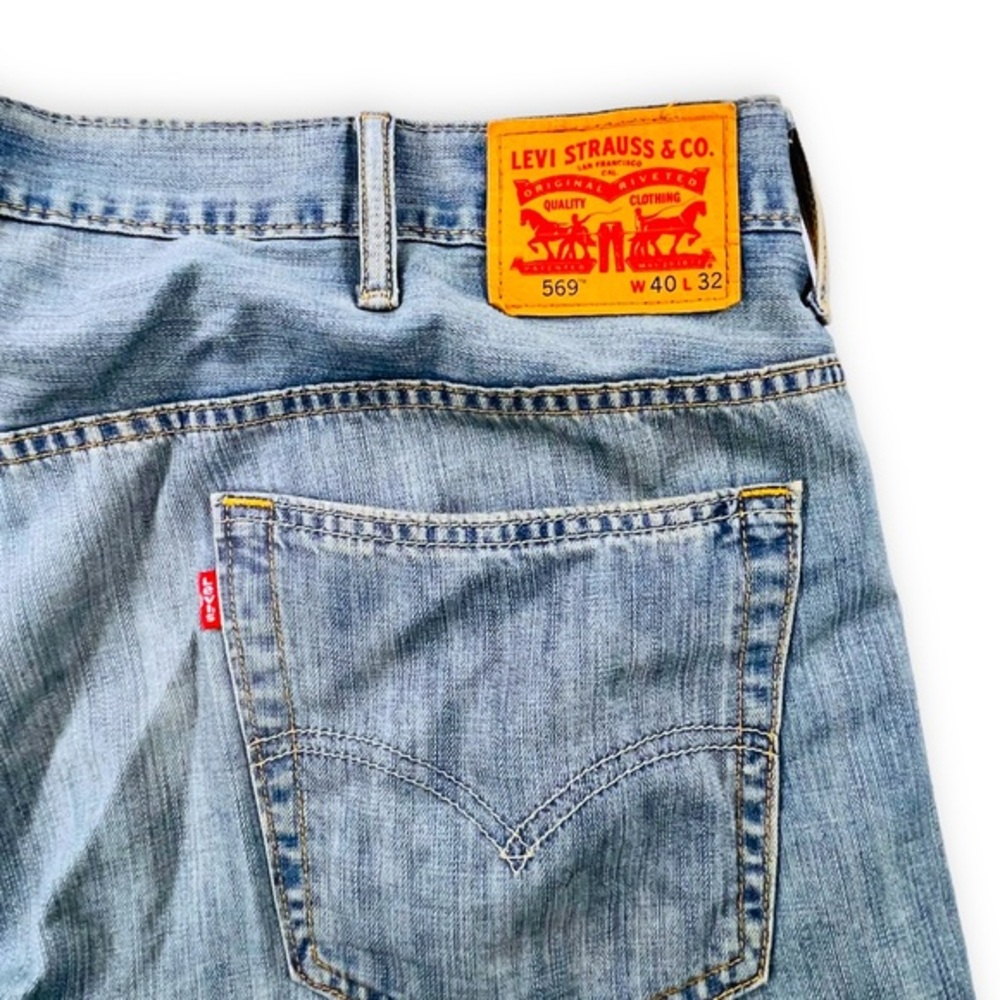 Levi’s 569 Mens Jeans Loose Straight Fit Buttonfly Blue Light Wash size 40 10325